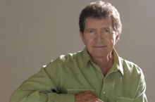 Ricky Skaggs Remembers Mac Davis