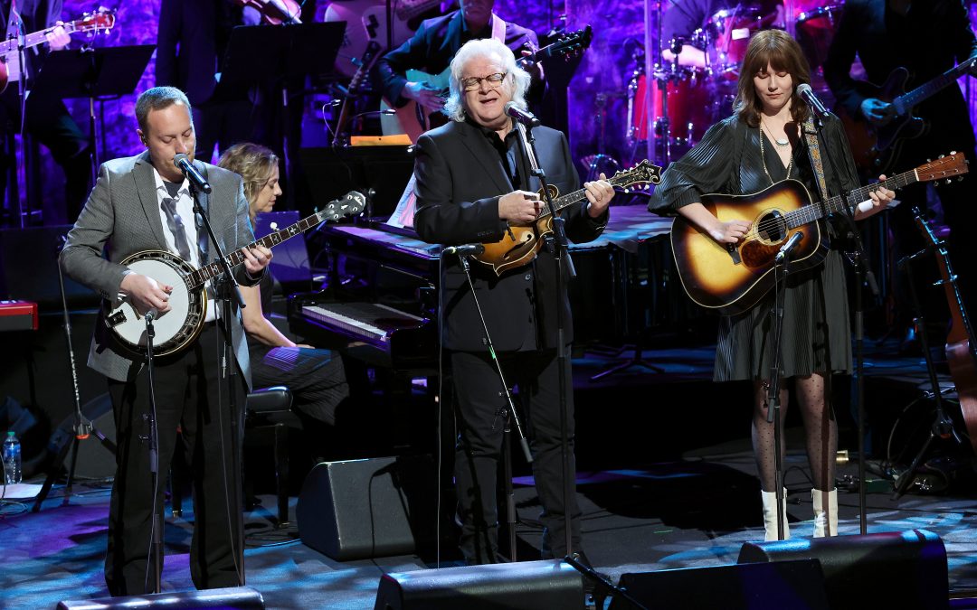 keith whitley added as new country music hall of fame member as ricky skaggs sings in his honor